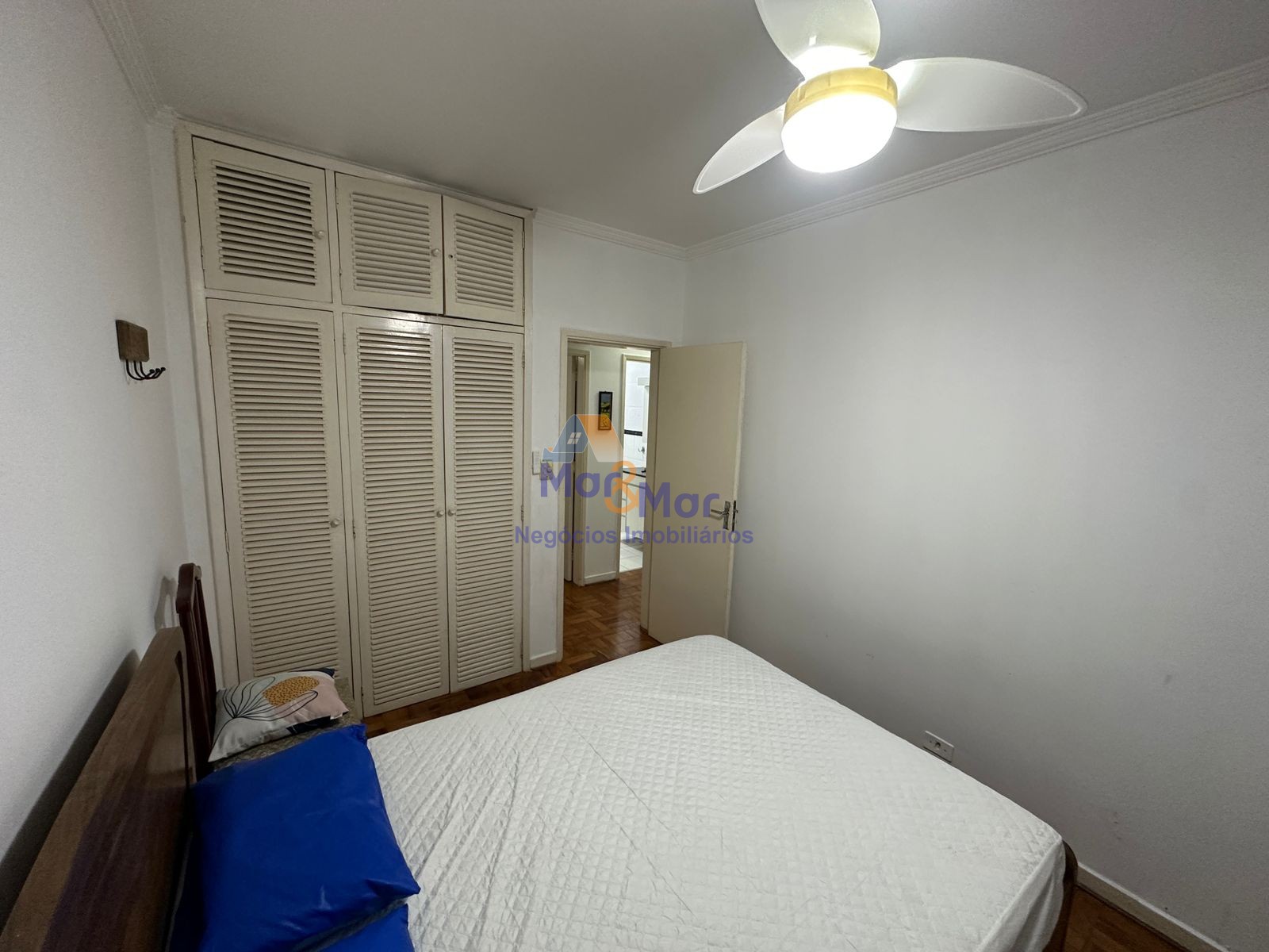 Apartamento na Praia das Pitangueiras, Guarujá - SP