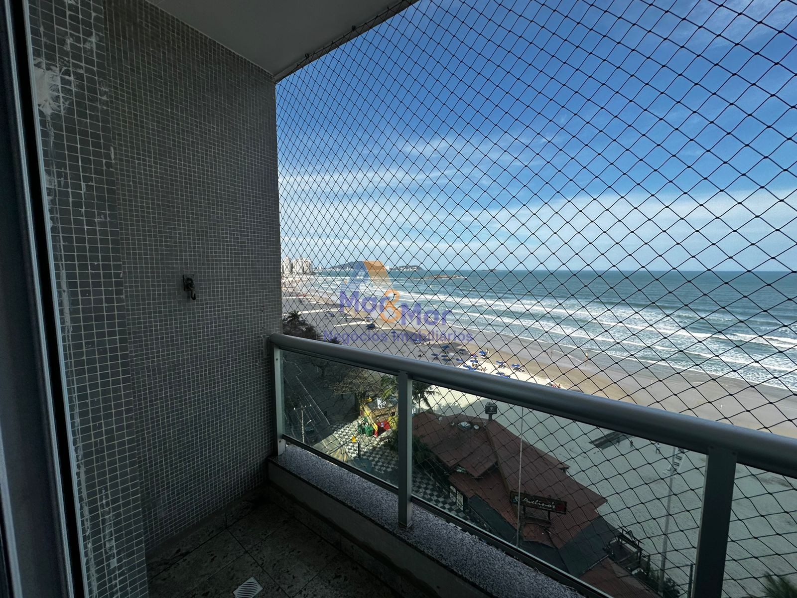 Apartamento Frente ao Mar, Pitangueiras, Guarujá - SP