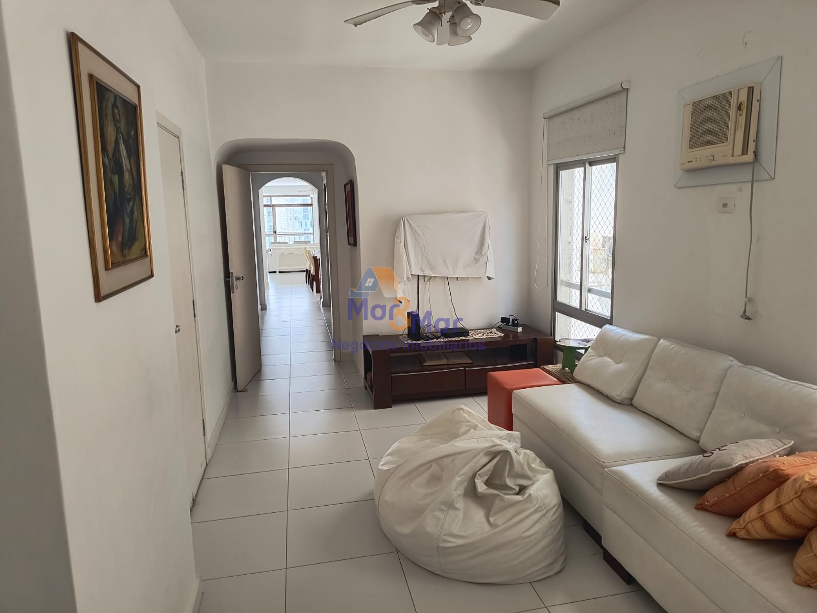Apartamento na Praia das Pitangueiras, Guarujá - SP
