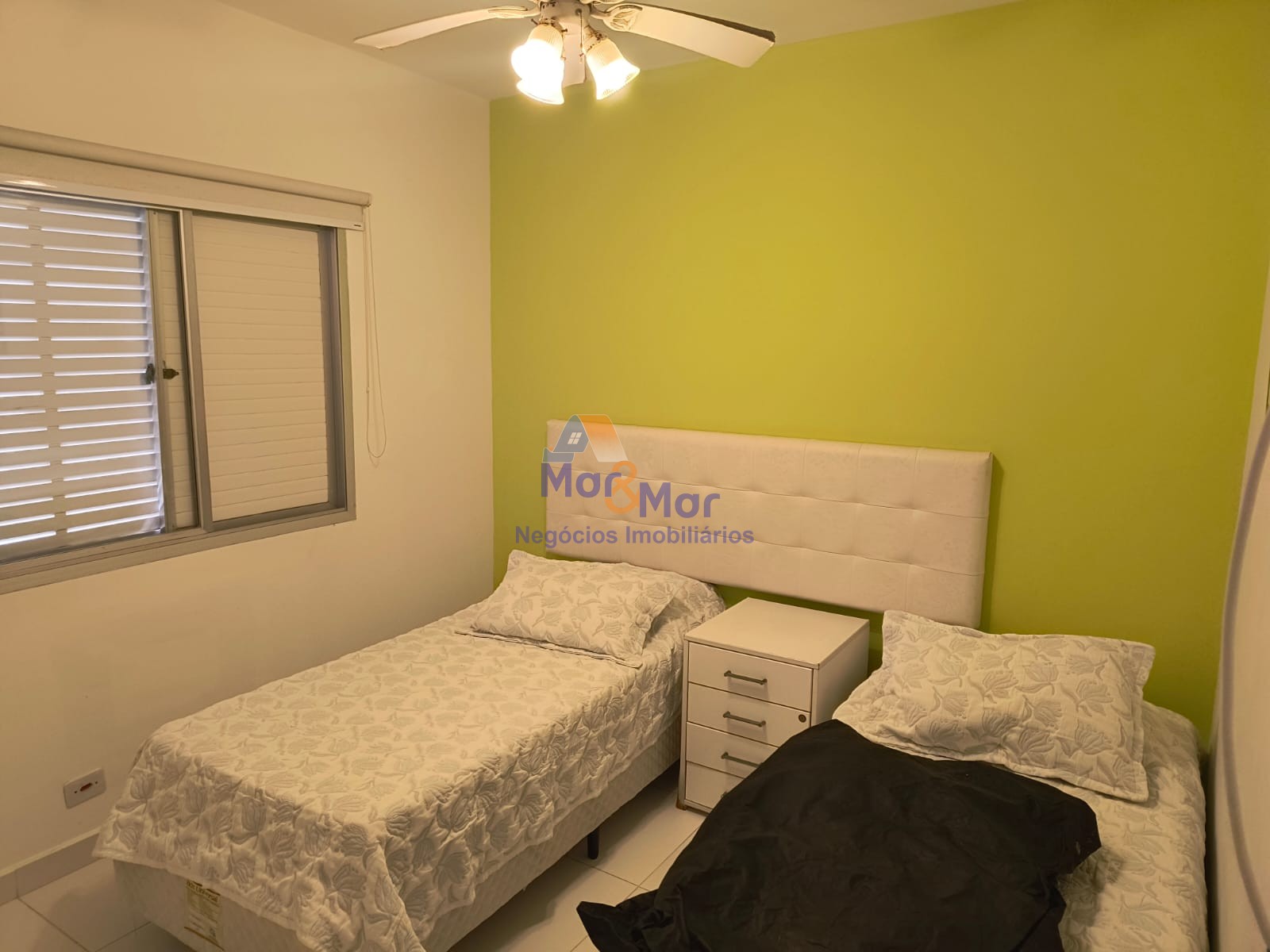Apartamento na Praia das Pitangueiras, Guarujá - SP