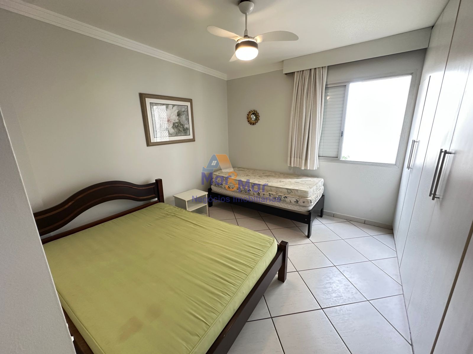 Apartamento na Praia das Pitangueiras, Guarujá - SP