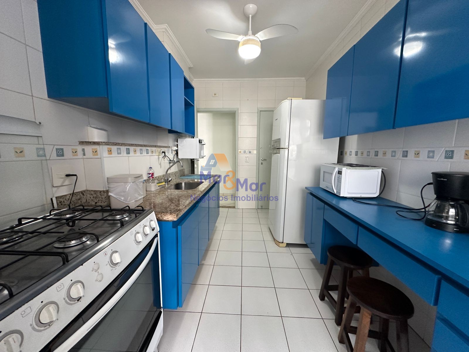 Apartamento na Praia das Pitangueiras, Guarujá - SP