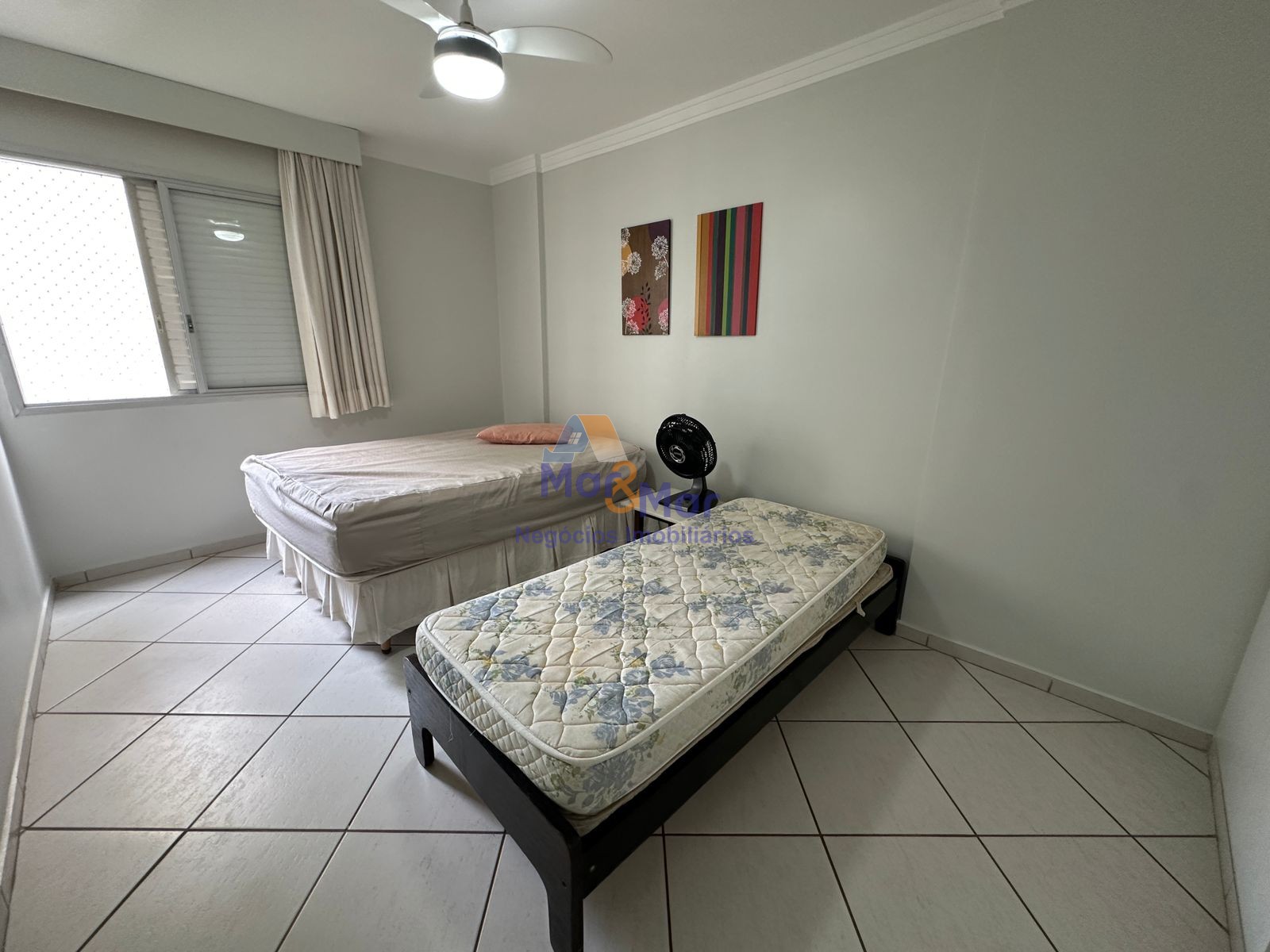 Apartamento na Praia das Pitangueiras, Guarujá - SP