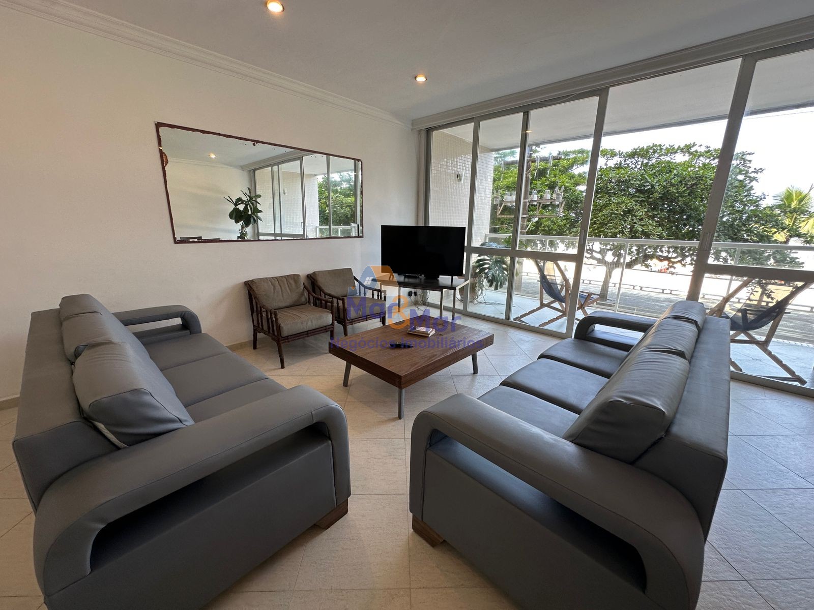Apartamento Frente ao Mar-4-dormitorios-Pitangueiras