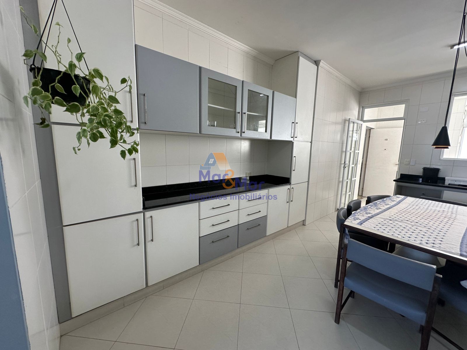 Apartamento Frente ao Mar-4-dormitorios-Pitangueiras