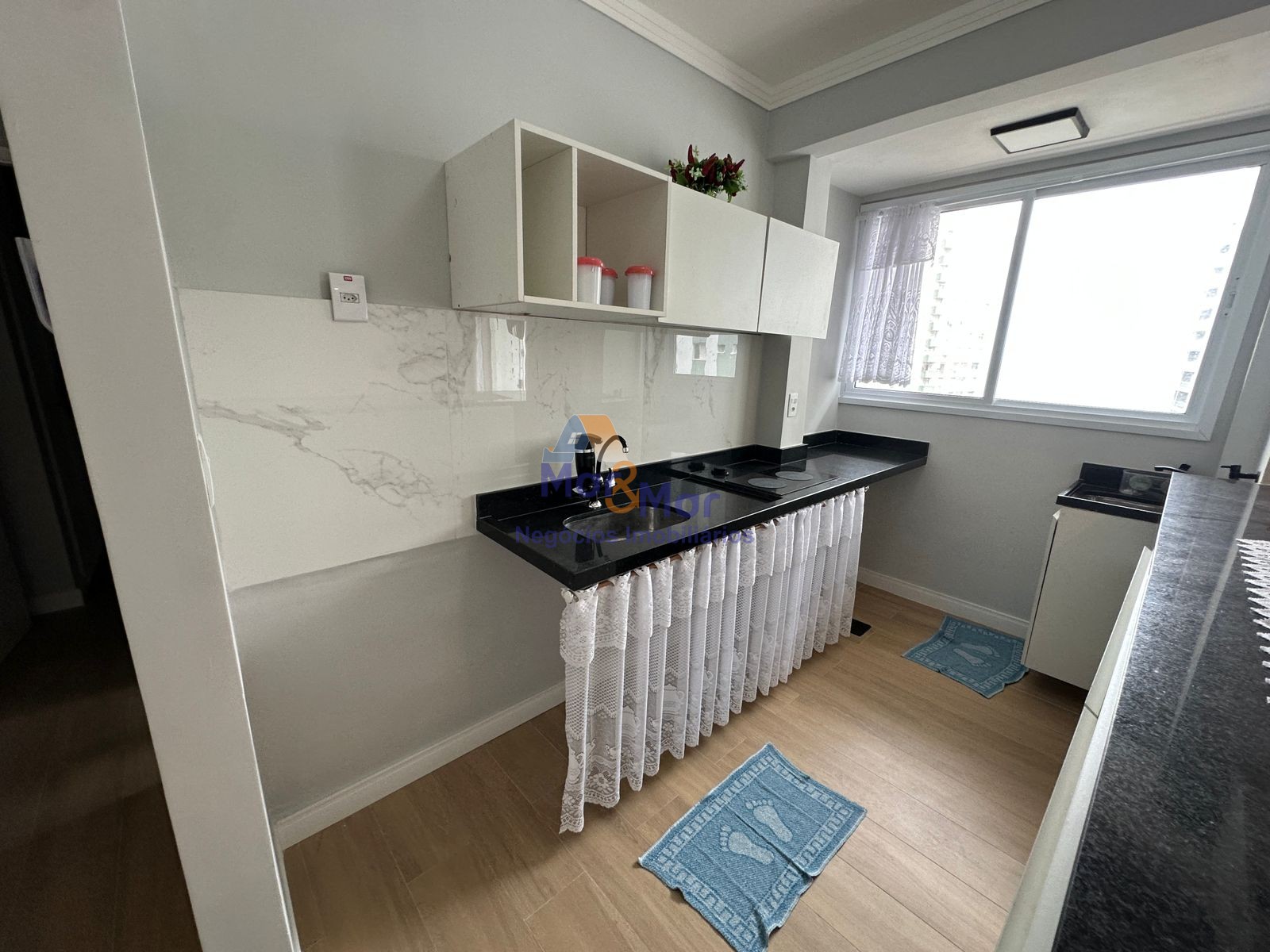 Apartamento na Praia das Pitangueiras, Guarujá - SP