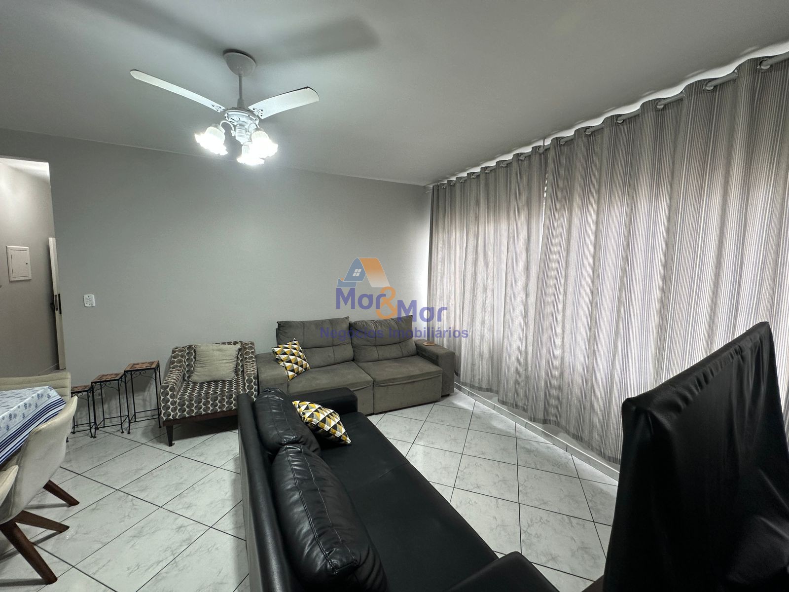 Apartamento-2-dormitorios-Pitangueiras