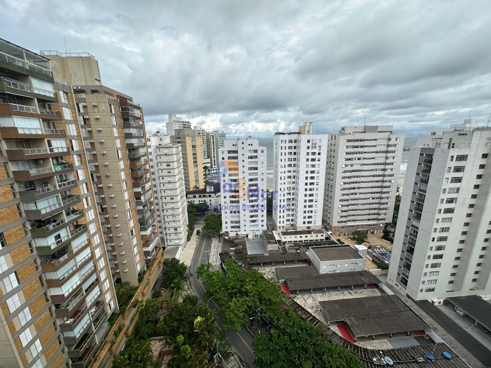 Cobertura na Praia das Pitangueiras, Guarujá - SP