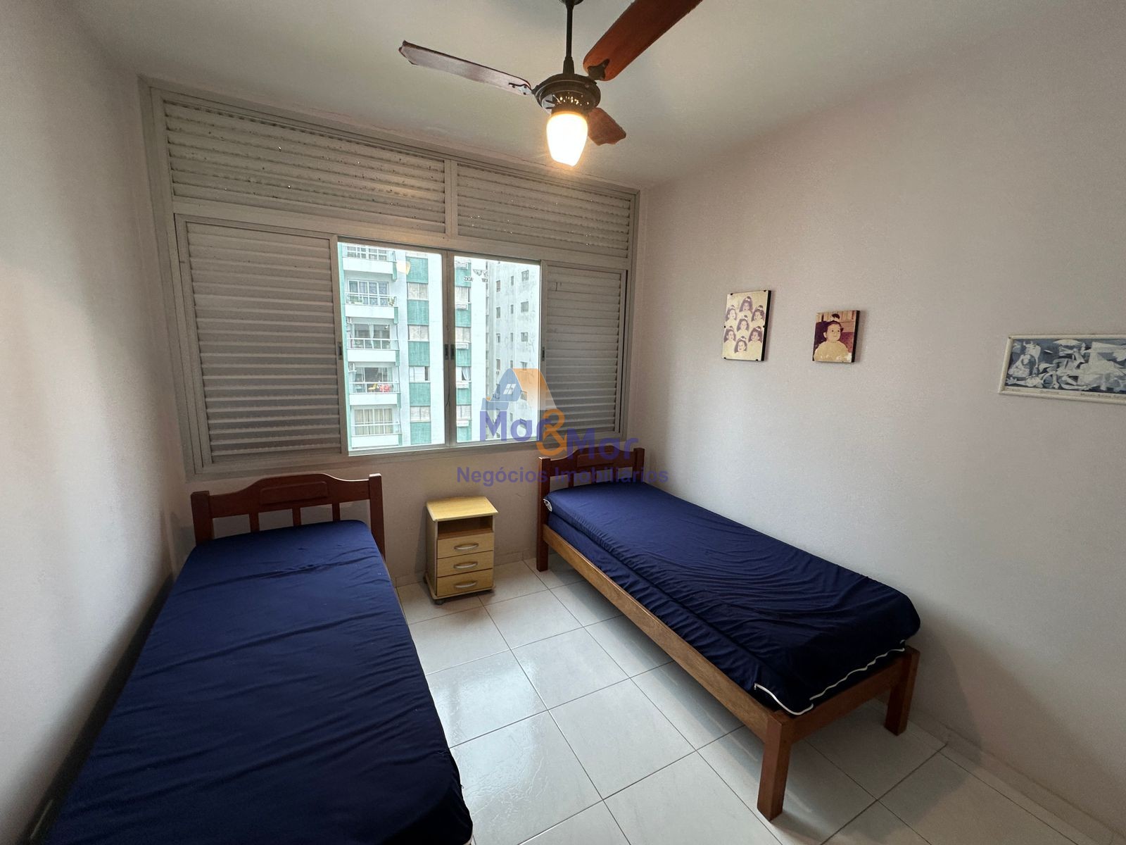 Apartamento na Praia das Pitangueiras, Guarujá - SP