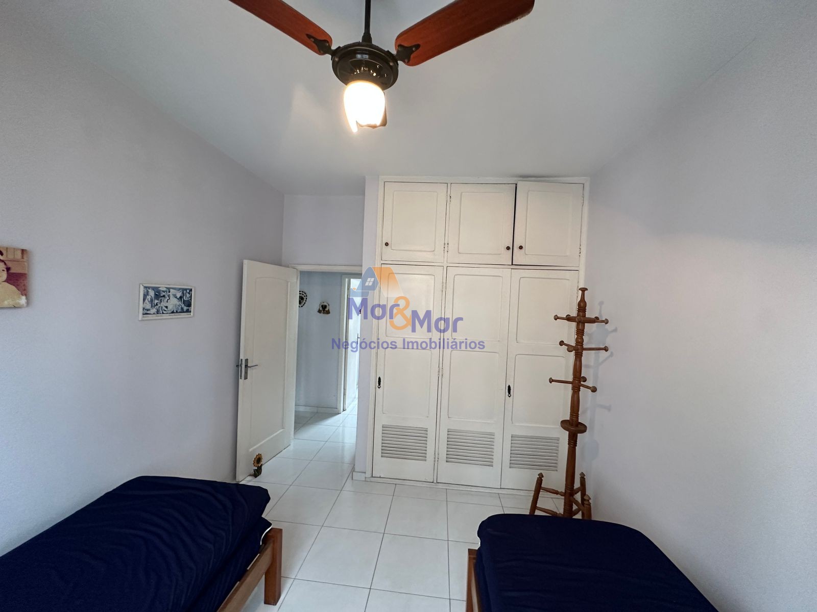 Apartamento na Praia das Pitangueiras, Guarujá - SP