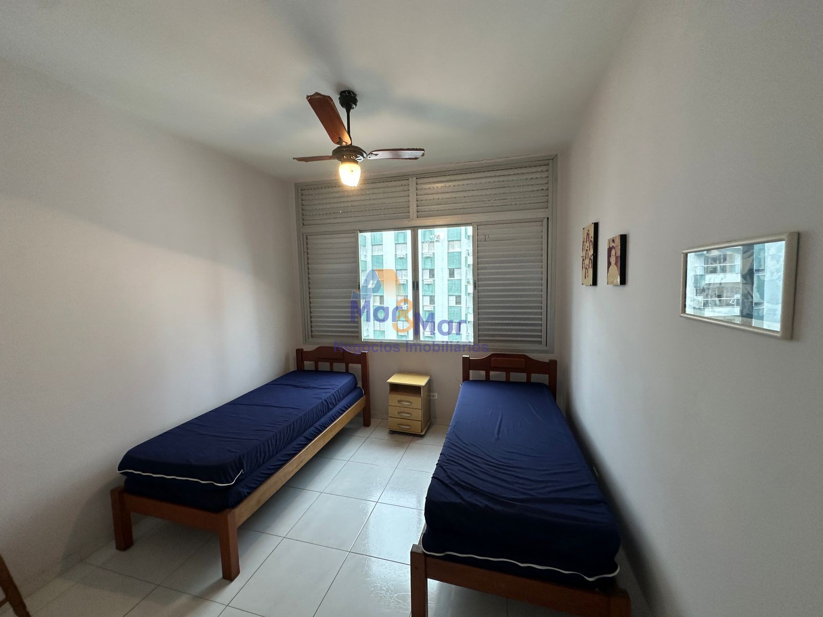 Apartamento na Praia das Pitangueiras, Guarujá - SP