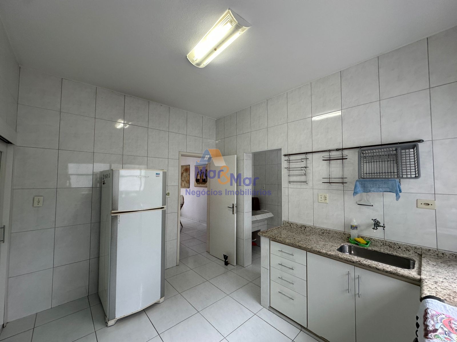 Apartamento na Praia das Pitangueiras, Guarujá - SP