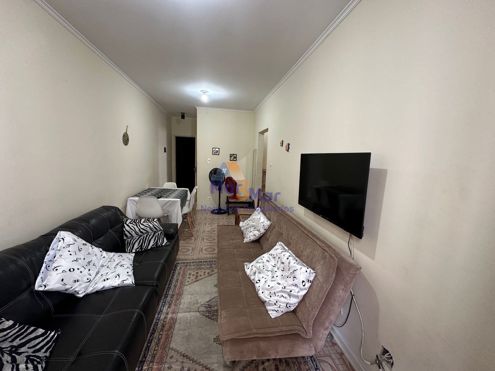 Apartamento na Praia das Pitangueiras, Guarujá - SP