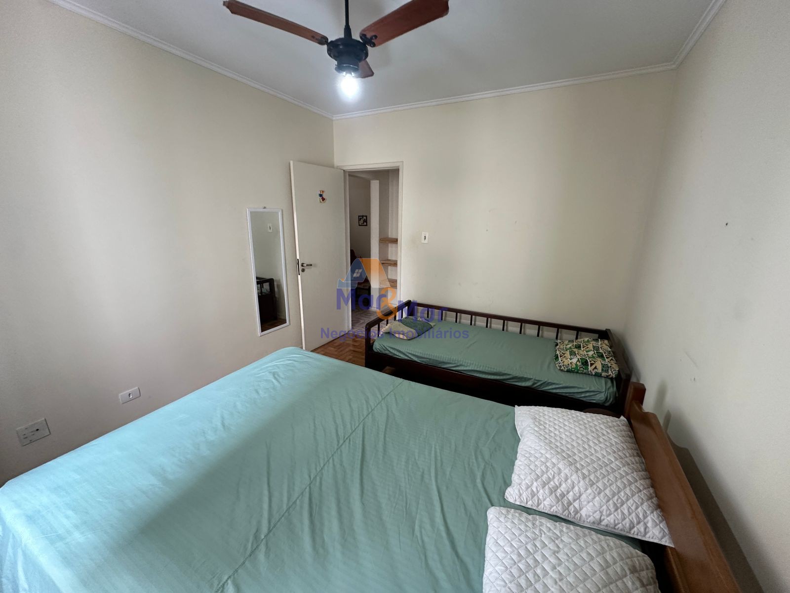 Apartamento na Praia das Pitangueiras, Guarujá - SP