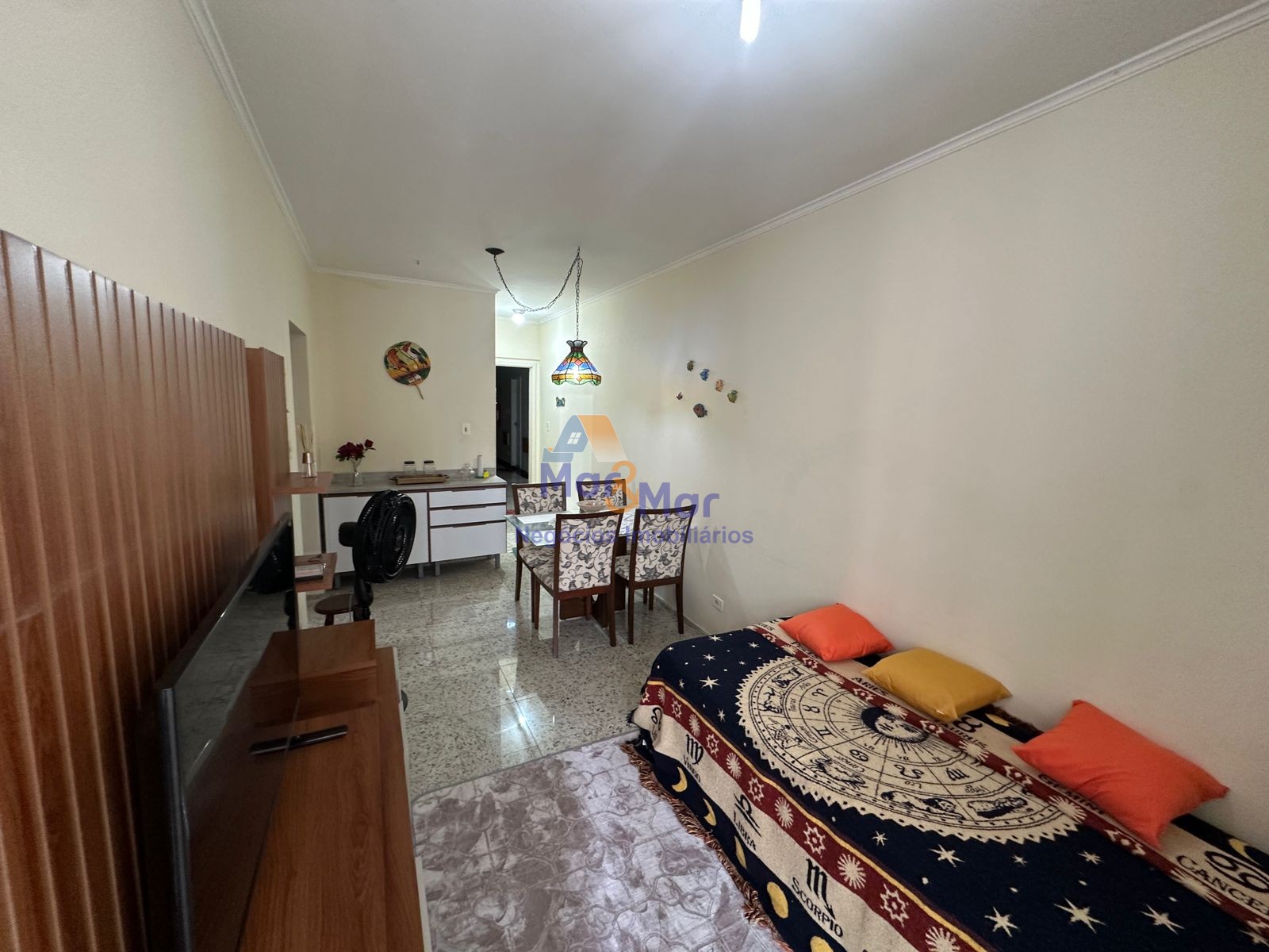 Apartamento na Praia das Pitangueiras, Guarujá - SP