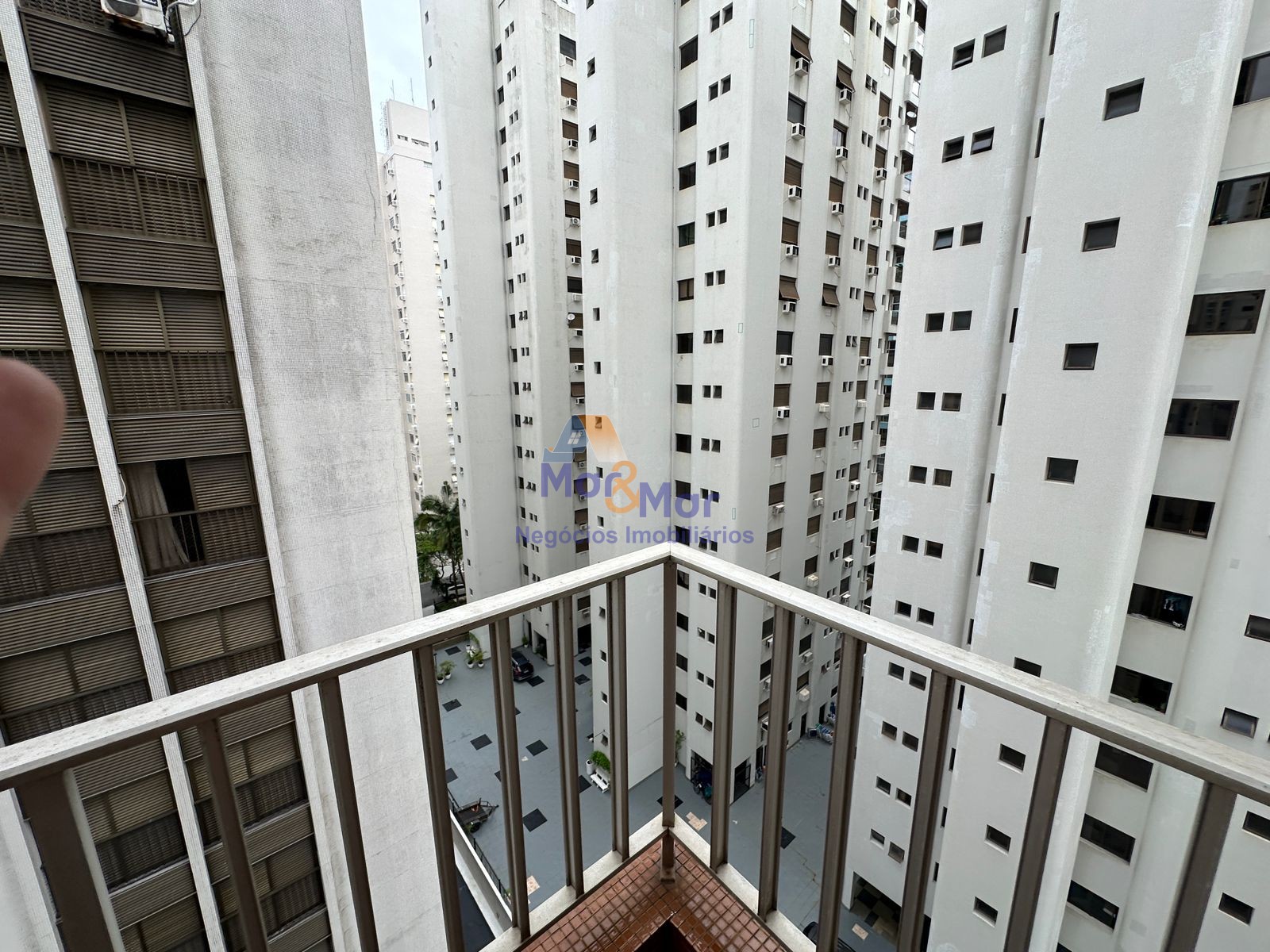 Apartamento na Praia das Pitangueiras, Guarujá - SP