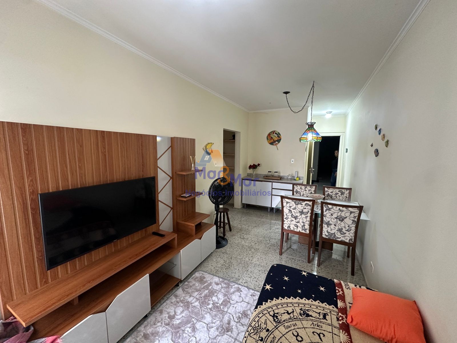Apartamento na Praia das Pitangueiras, Guarujá - SP