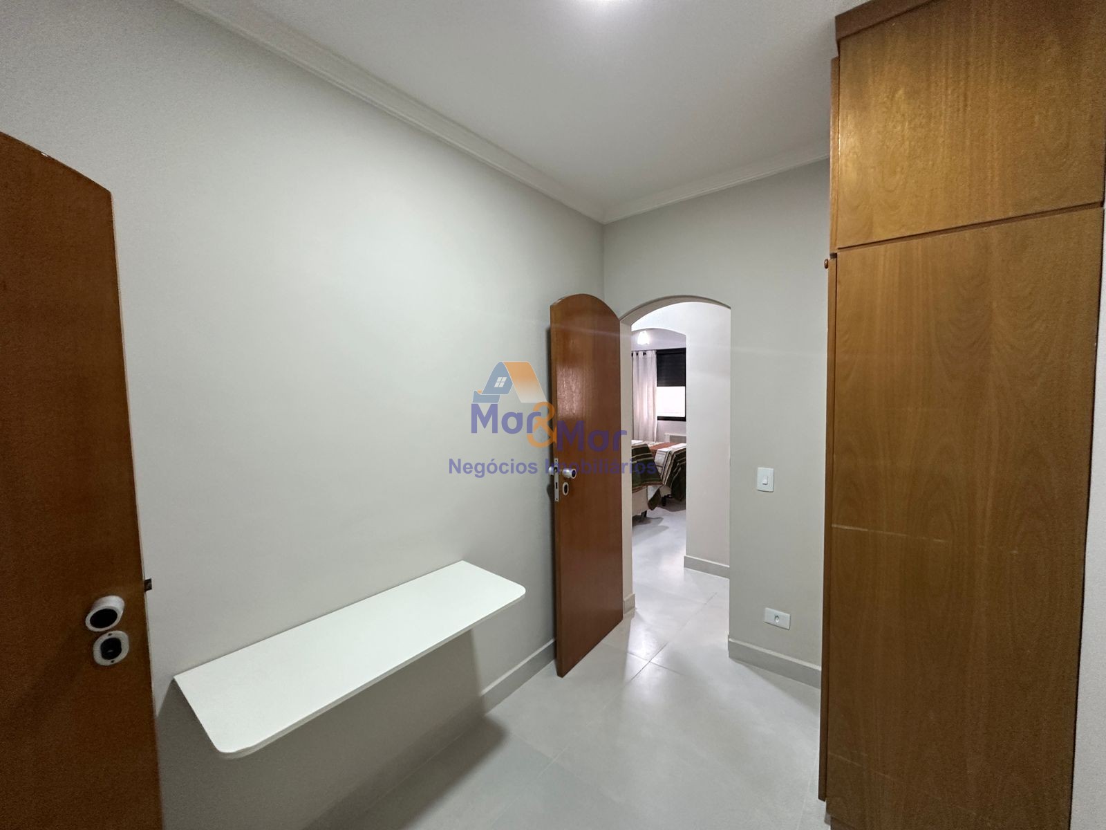 Apartamento na Praia das Pitangueiras, Guarujá - SP