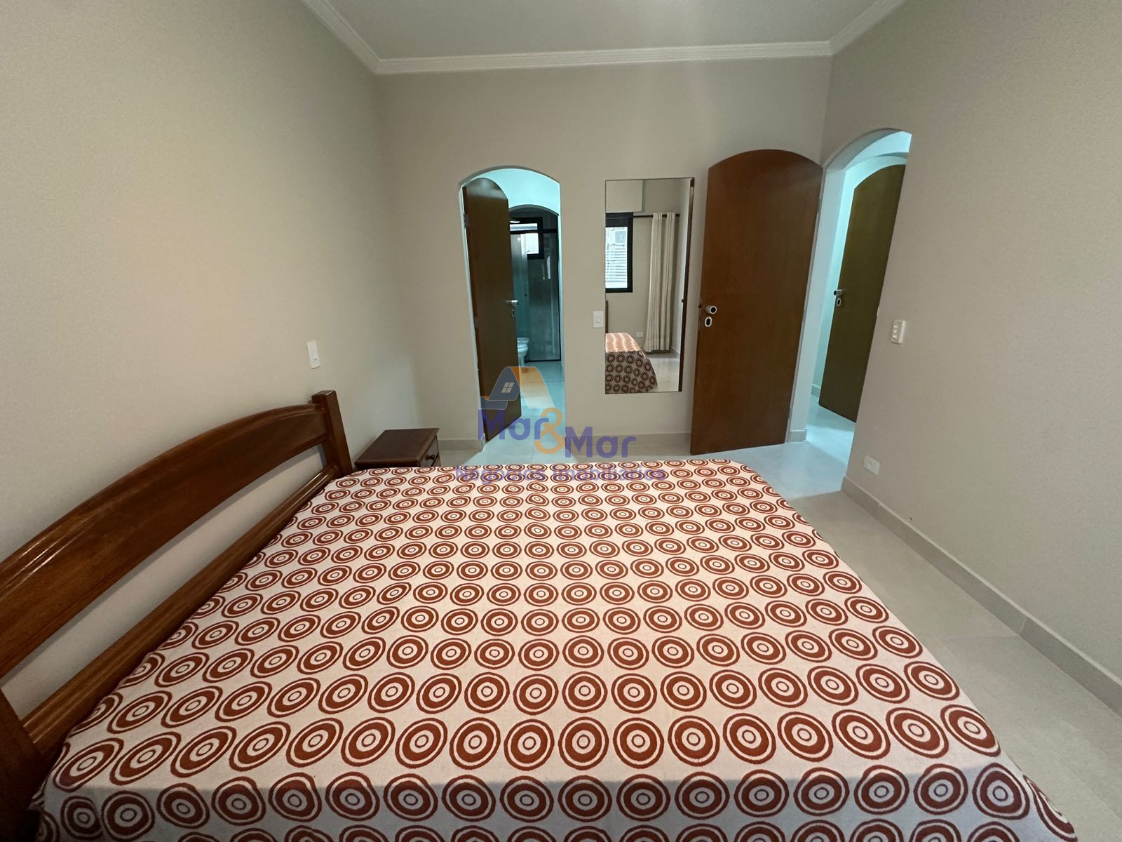 Apartamento na Praia das Pitangueiras, Guarujá - SP