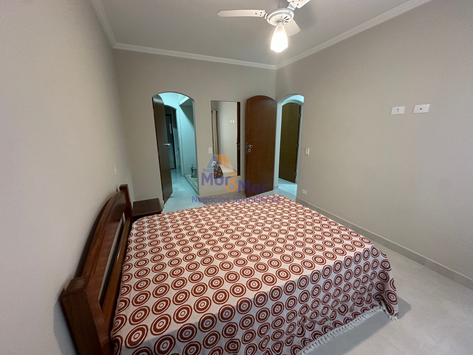 Apartamento na Praia das Pitangueiras, Guarujá - SP