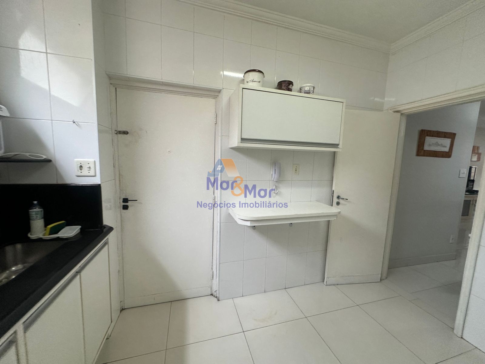 Apartamento na Praia das Pitangueiras, Guarujá - SP