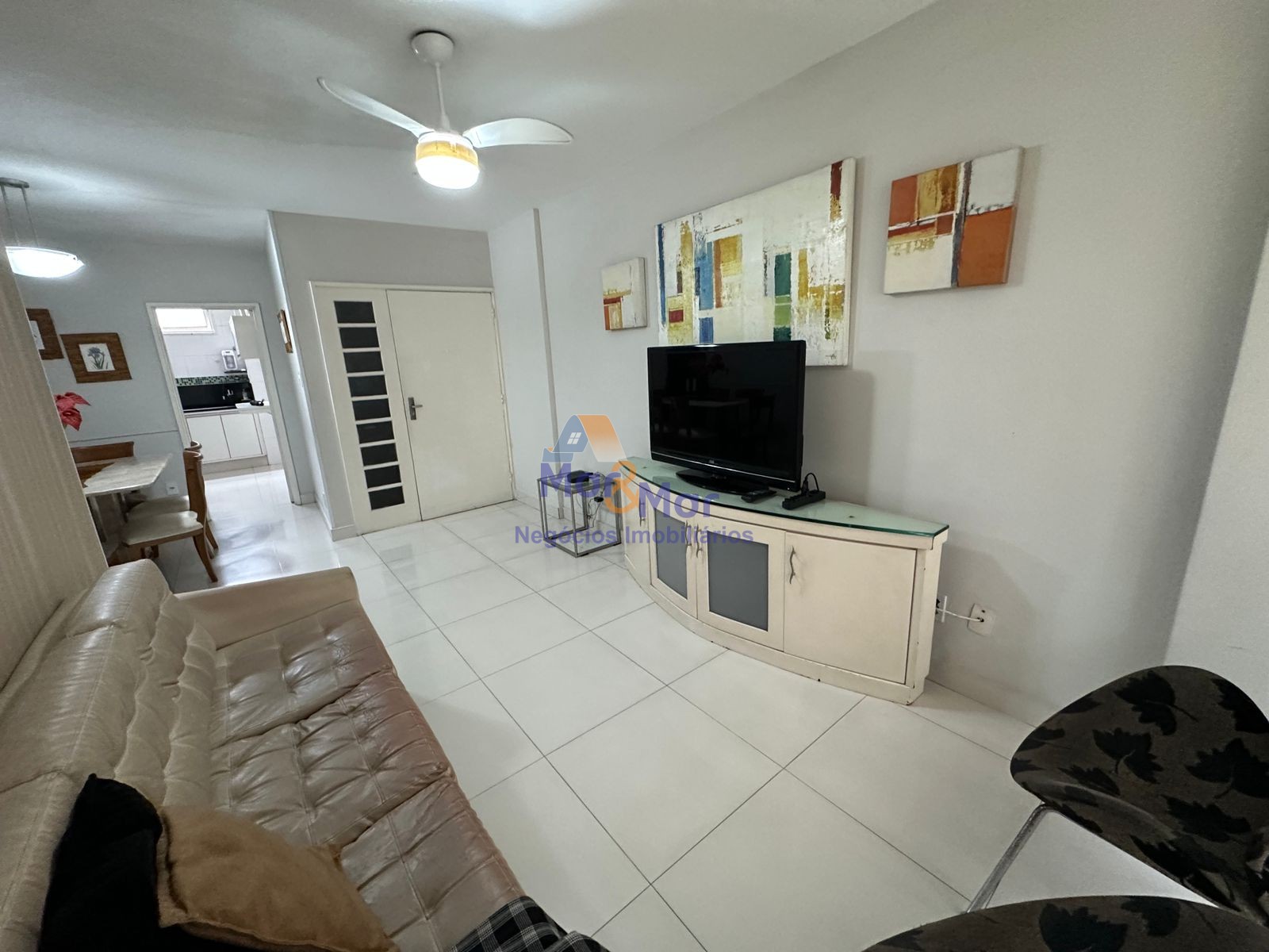 Apartamento na Praia das Pitangueiras, Guarujá - SP
