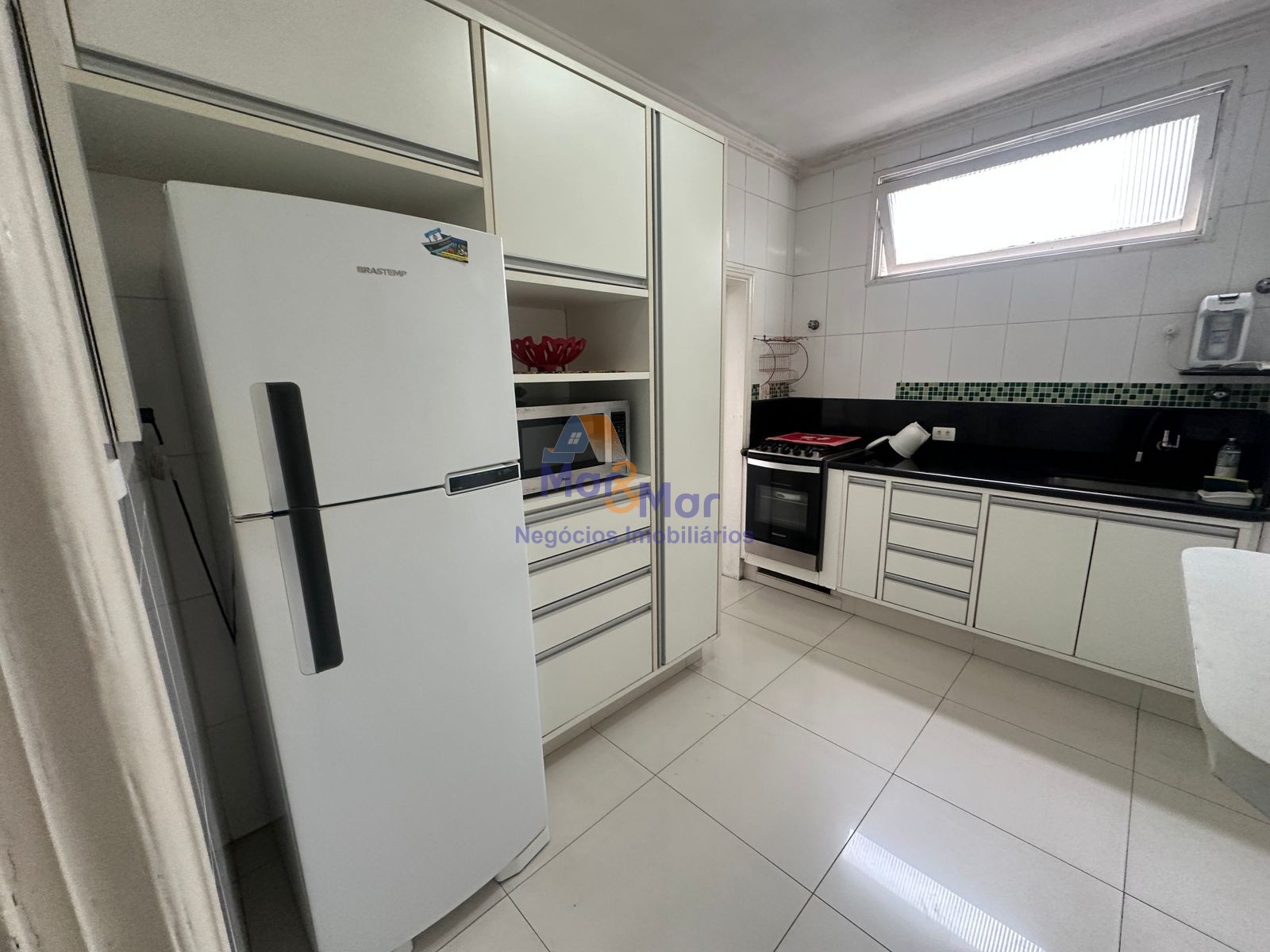 Apartamento na Praia das Pitangueiras, Guarujá - SP
