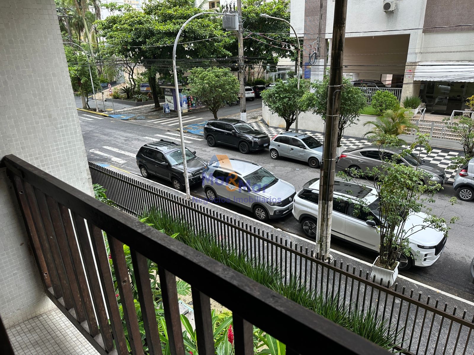 Apartamento na Praia das Pitangueiras, Guarujá - SP