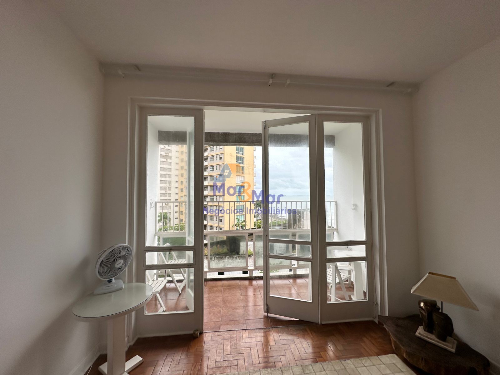 Apartamento Frente ao Mar nas Pitangueiras, Guarujá - SP