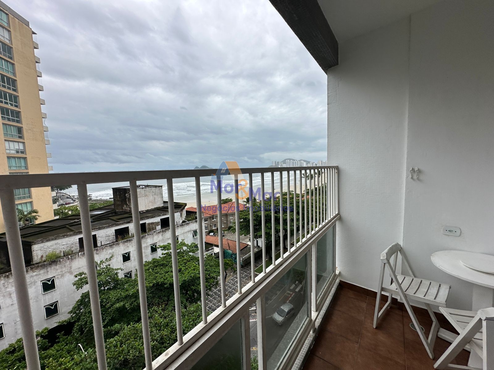Apartamento Frente ao Mar nas Pitangueiras, Guarujá - SP