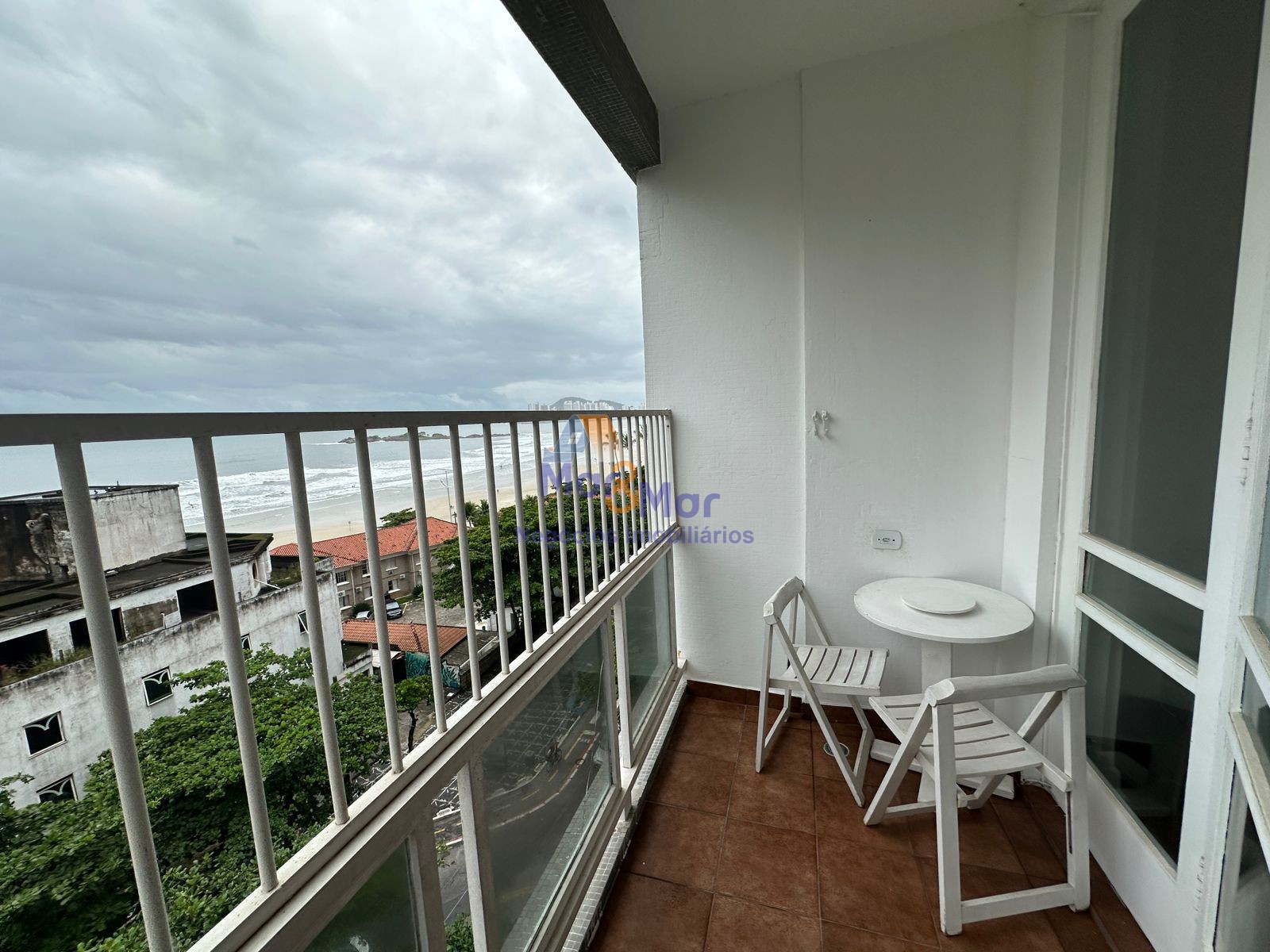 Apartamento Frente ao Mar nas Pitangueiras, Guarujá - SP