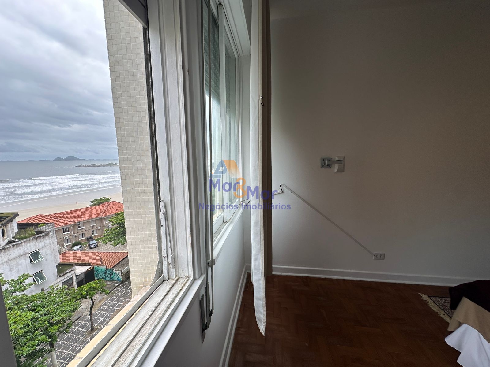 Apartamento Frente ao Mar nas Pitangueiras, Guarujá - SP