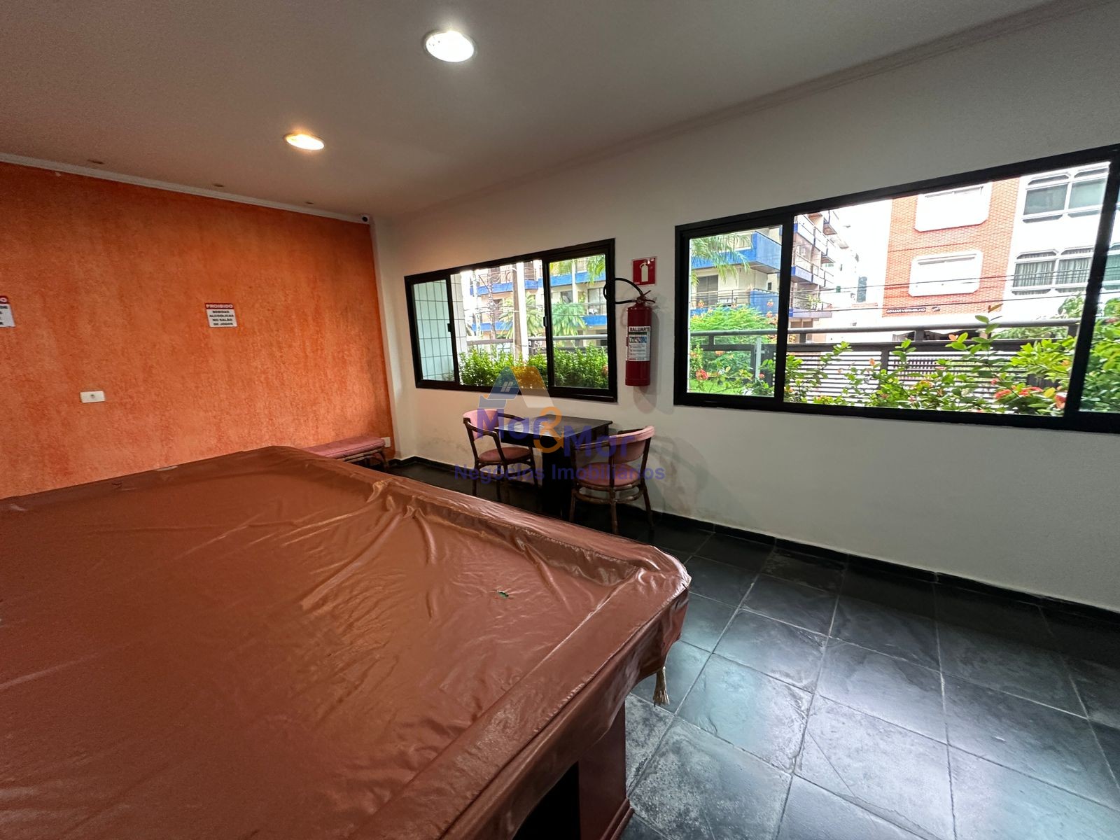 Apartamento na Praia da Enseada, Guarujá - SP