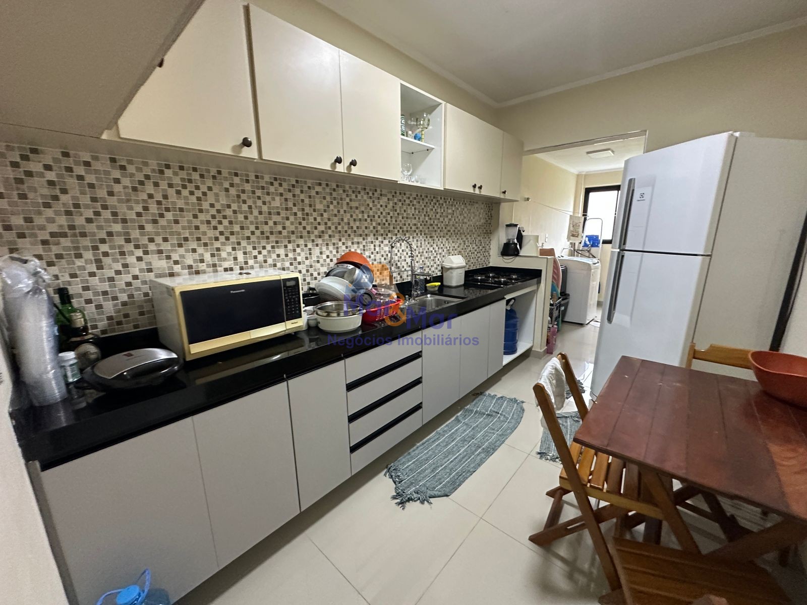 Apartamento na Praia da Enseada, Guarujá - SP