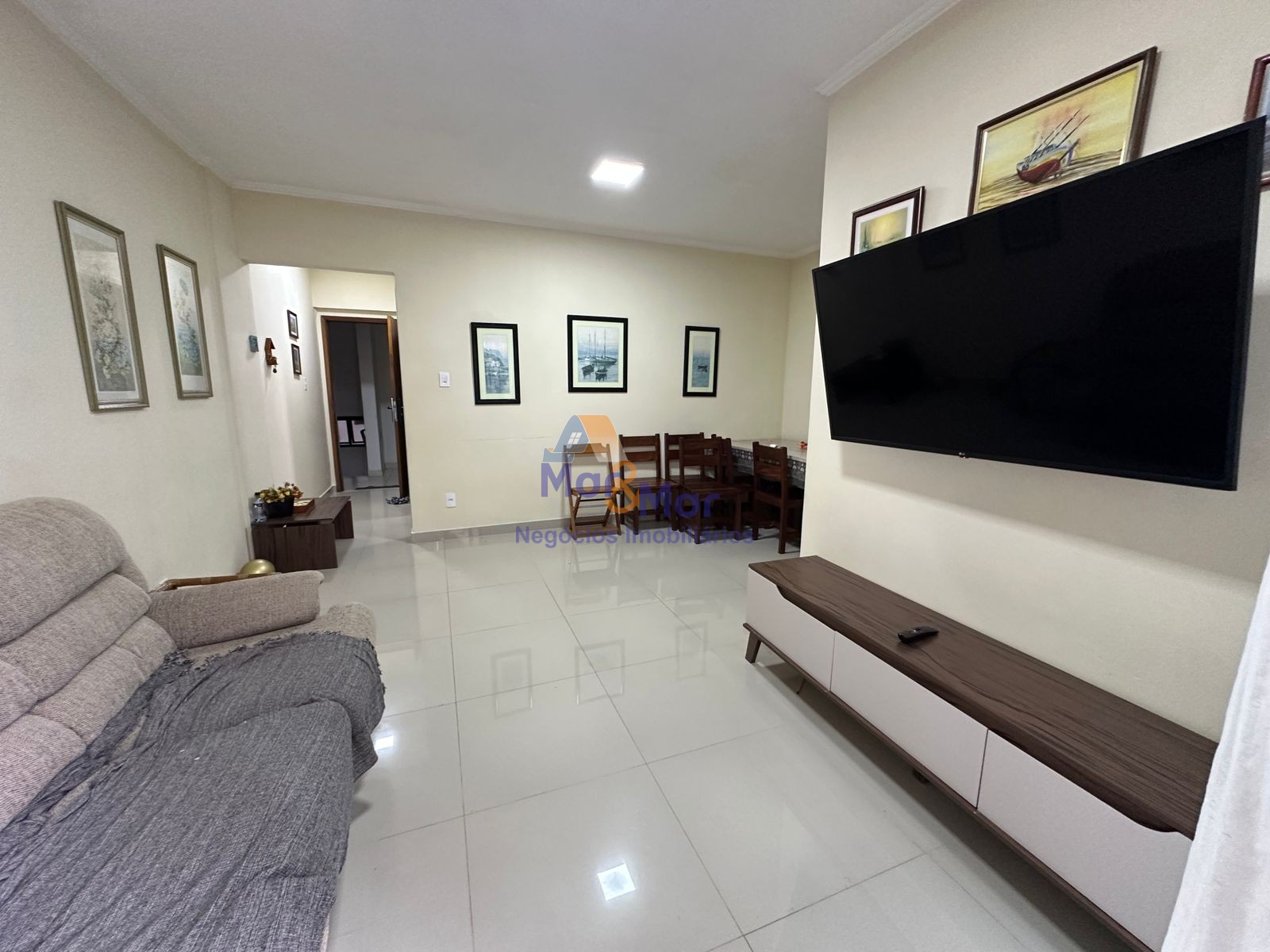 Apartamento na Praia da Enseada, Guarujá - SP