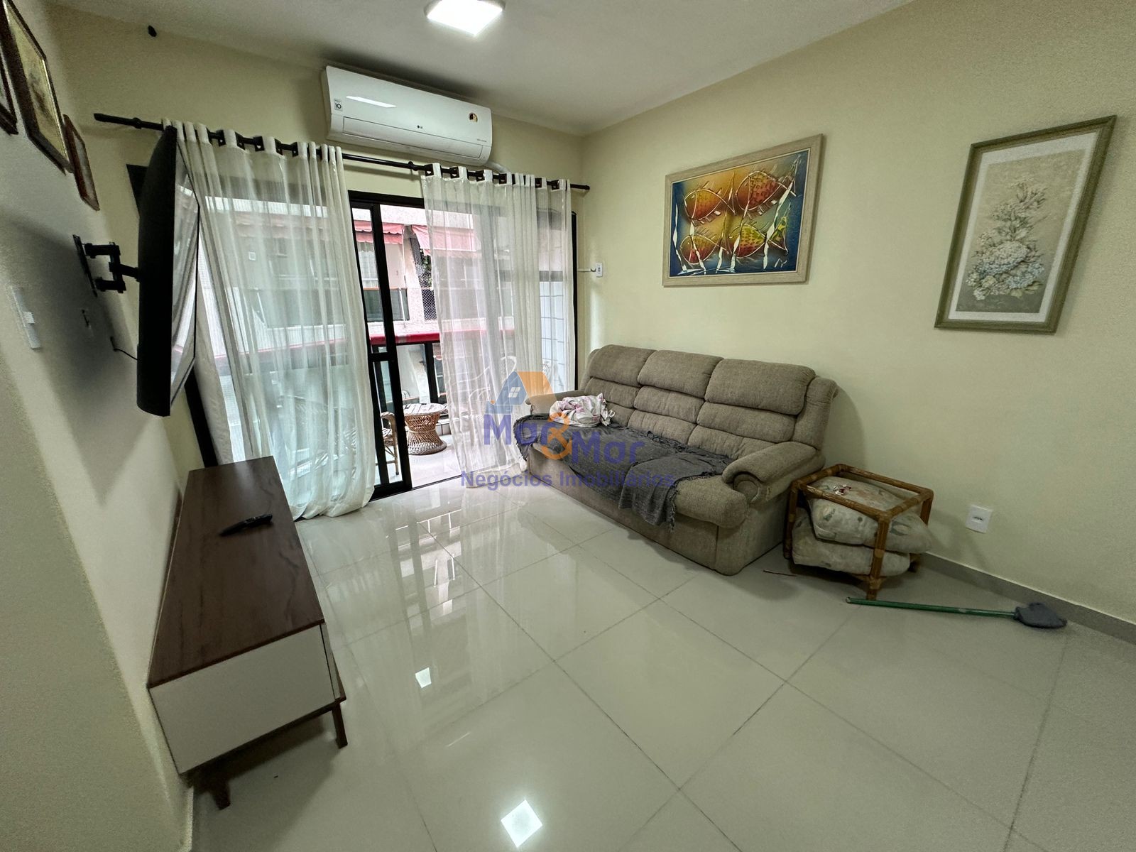 Apartamento na Praia da Enseada, Guarujá - SP