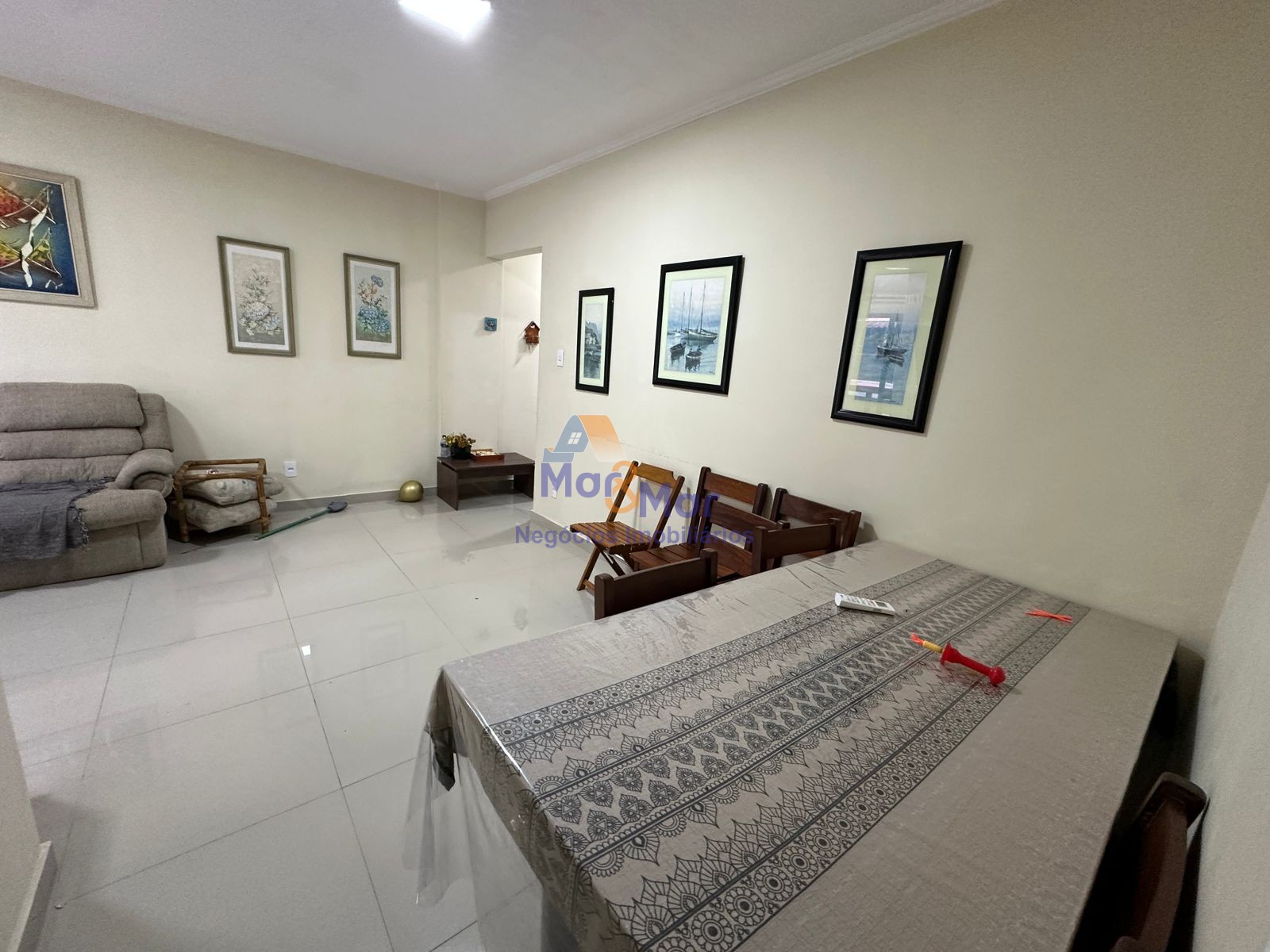 Apartamento na Praia da Enseada, Guarujá - SP