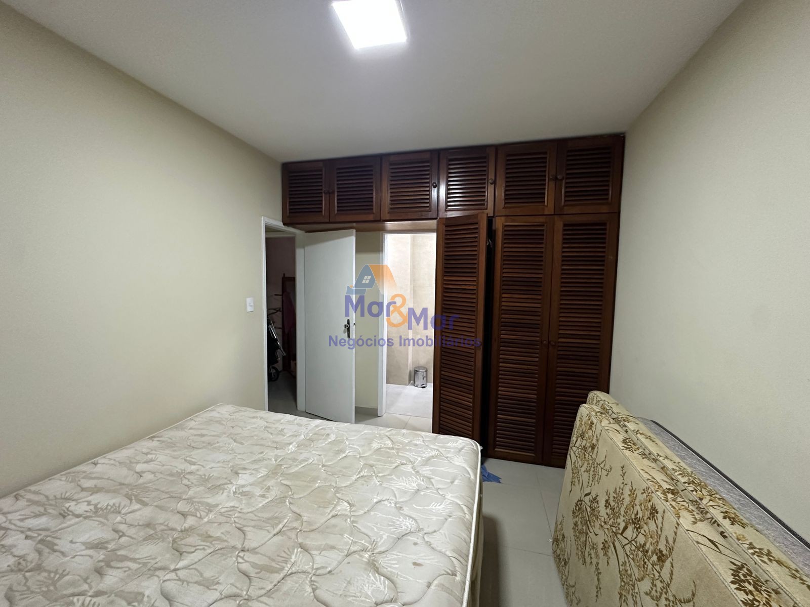 Apartamento na Praia da Enseada, Guarujá - SP