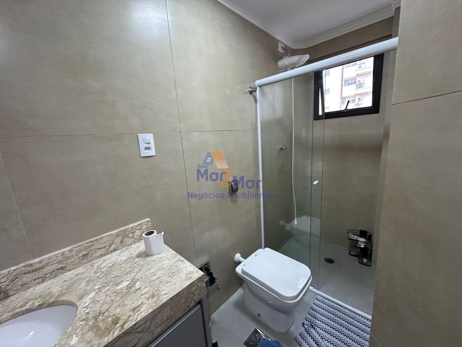 Apartamento na Praia da Enseada, Guarujá - SP