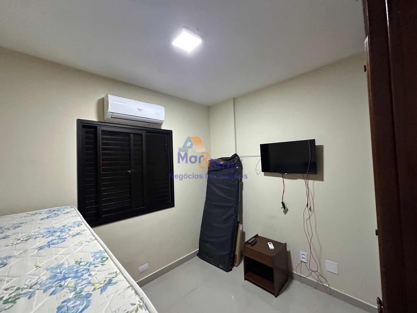 Apartamento na Praia da Enseada, Guarujá - SP