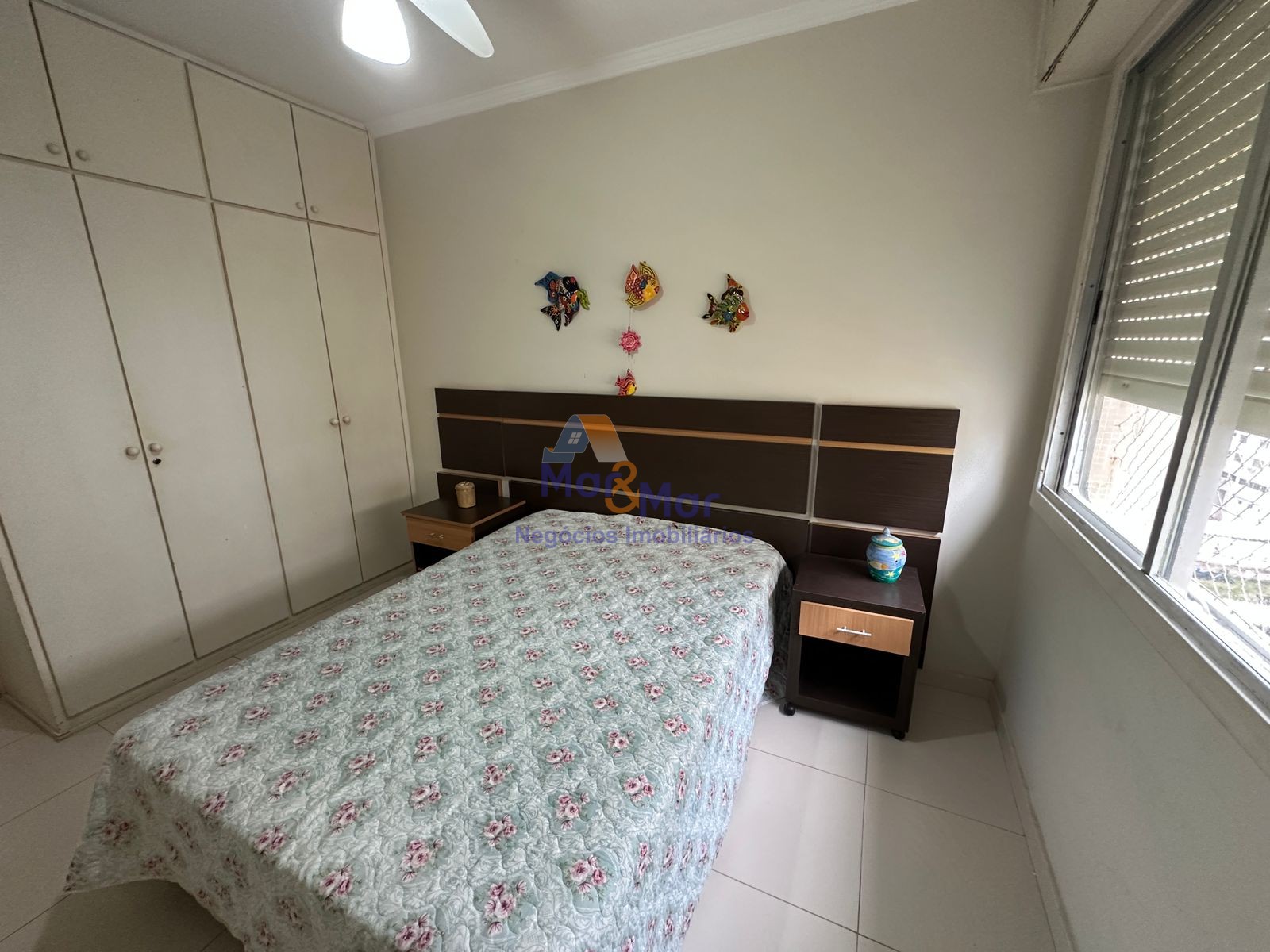 Apartamento na Praia das Pitangueiras, Guarujá - SP