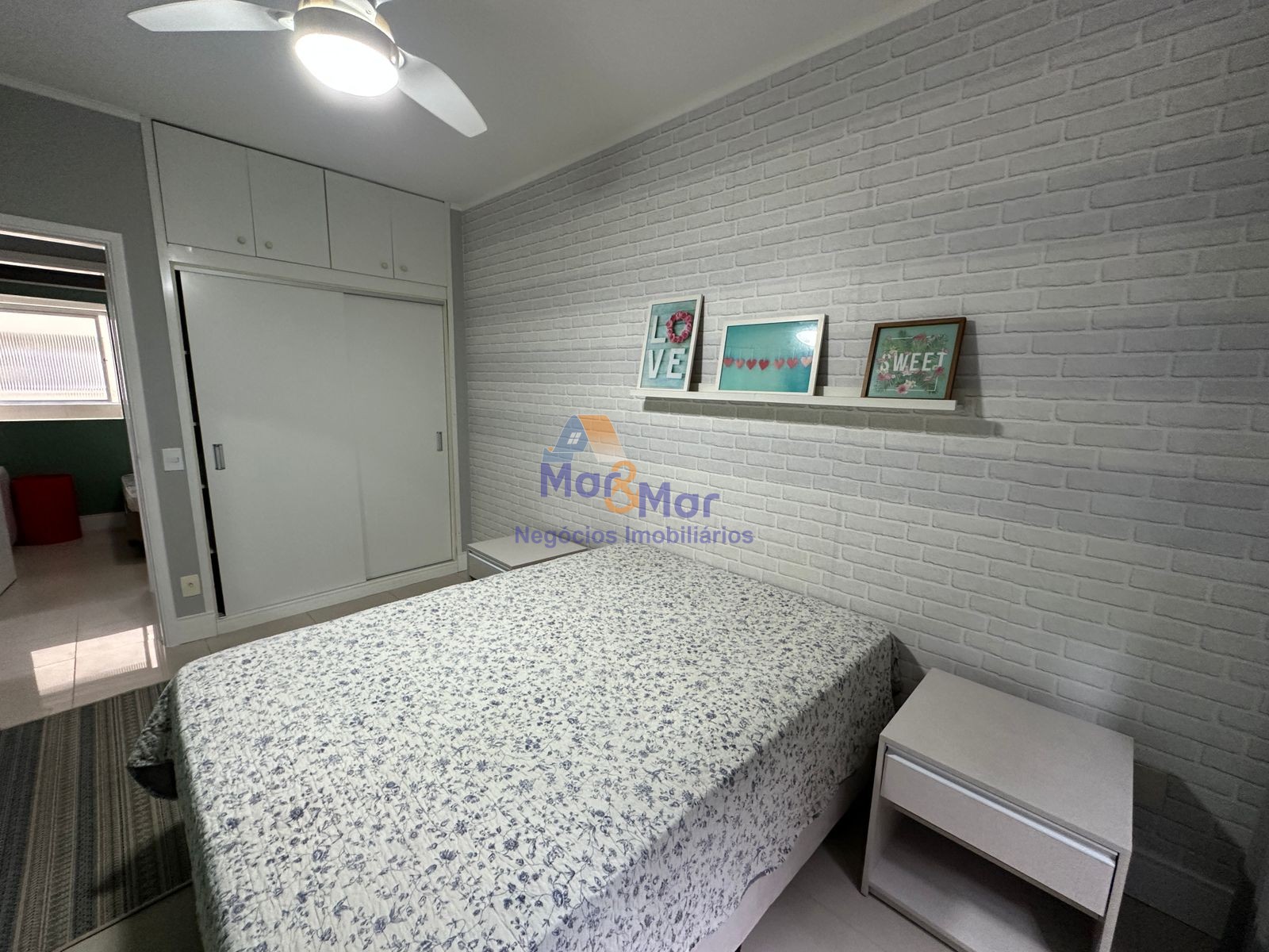 Apartamento na Praia da Enseada, Guarujá - SP