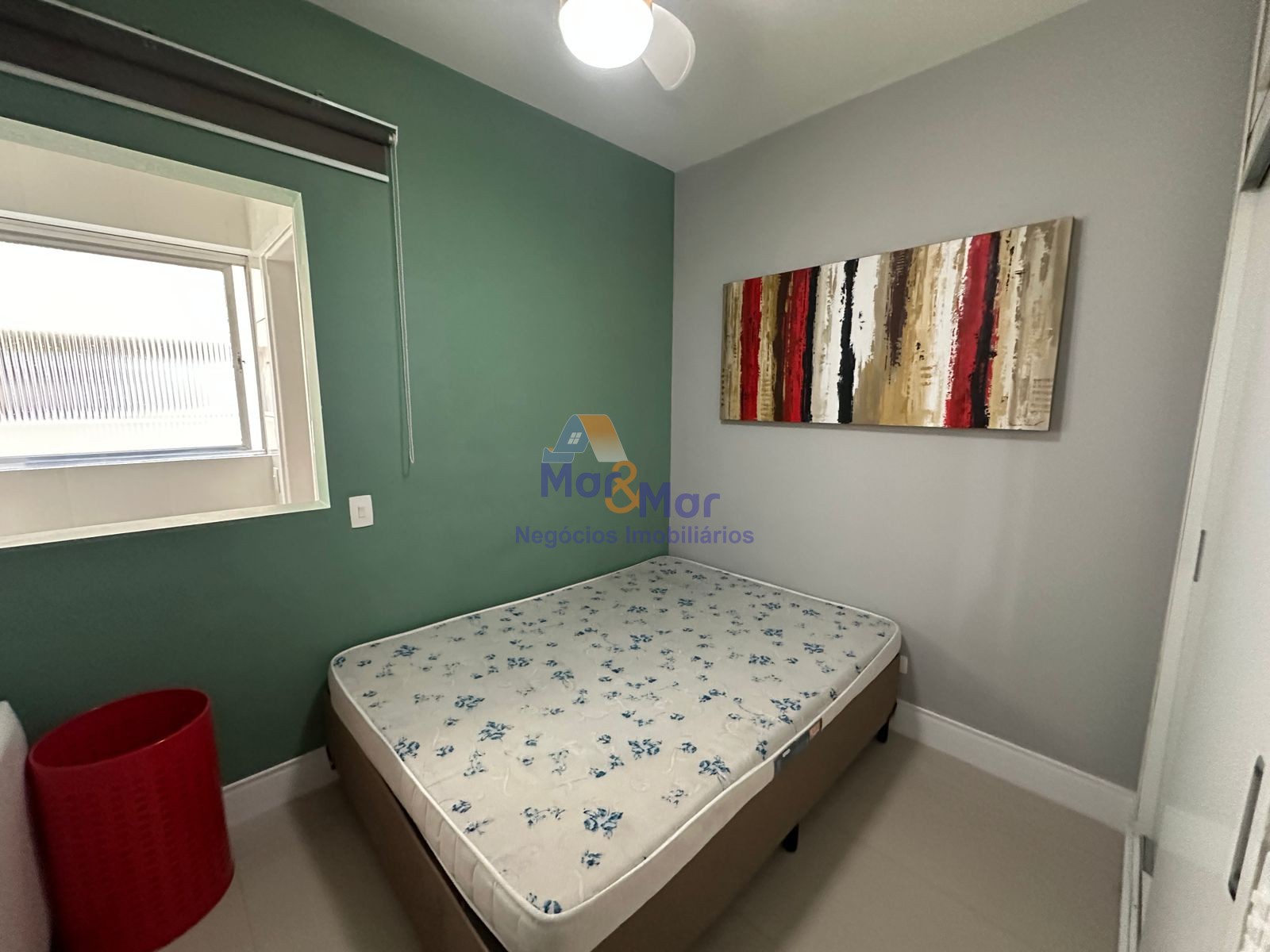 Apartamento na Praia da Enseada, Guarujá - SP