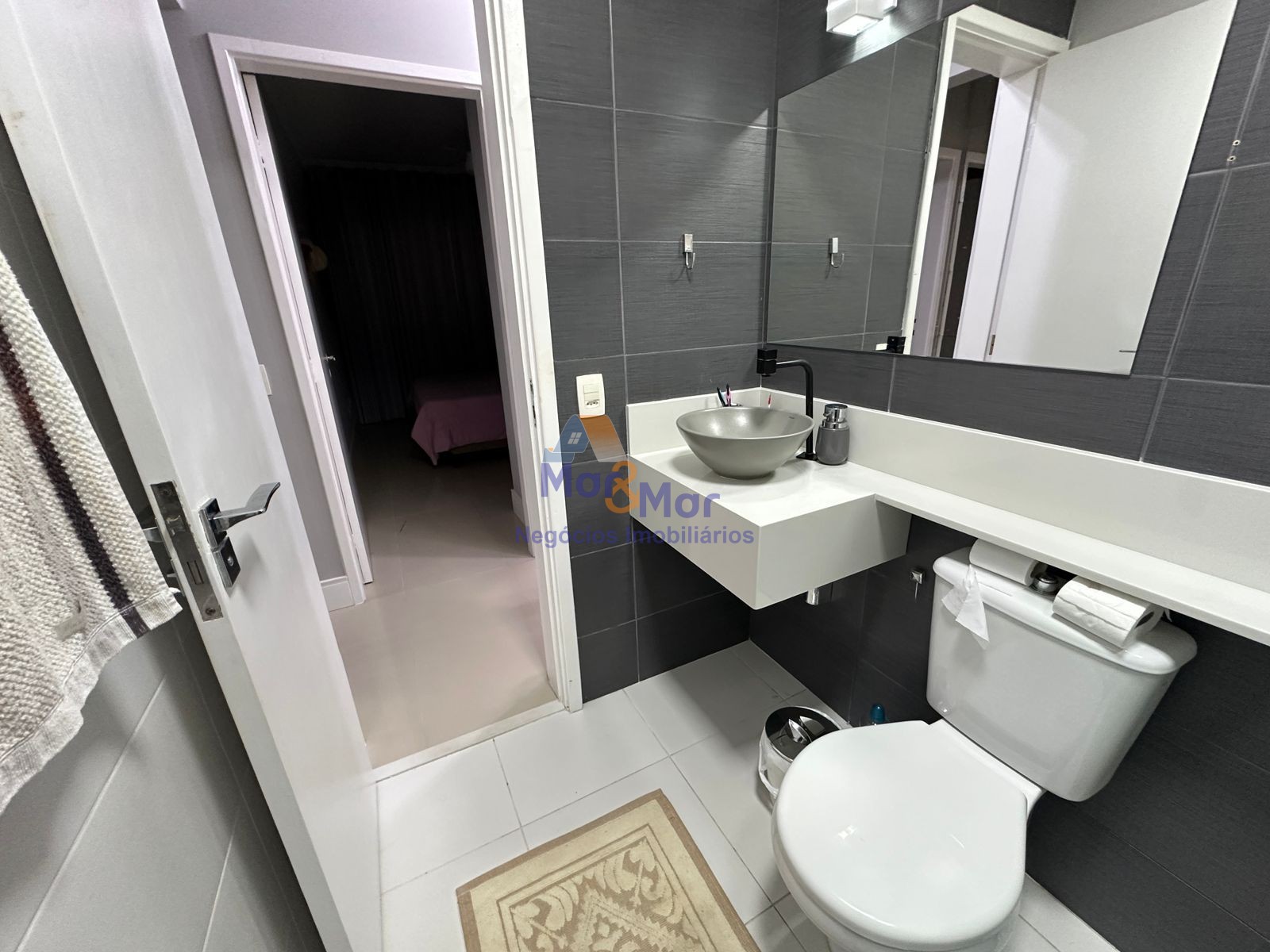 Apartamento na Praia da Enseada, Guarujá - SP