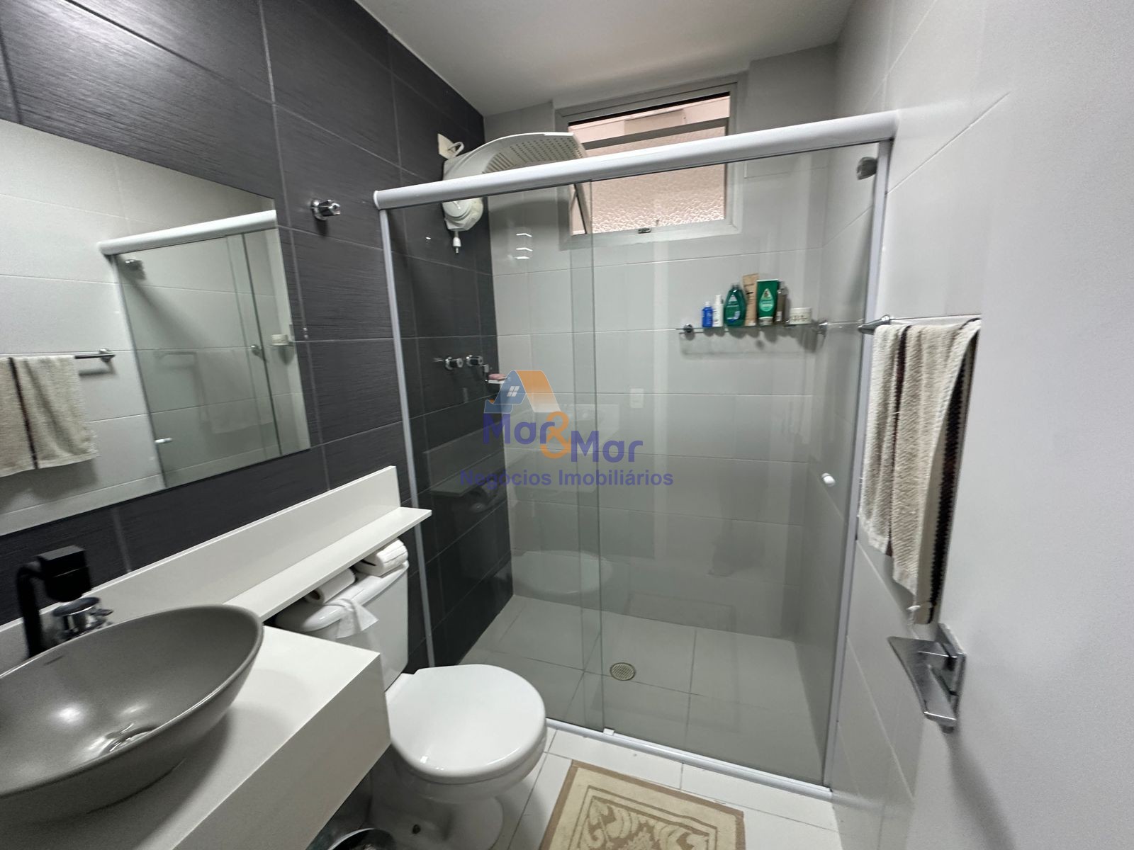 Apartamento na Praia da Enseada, Guarujá - SP