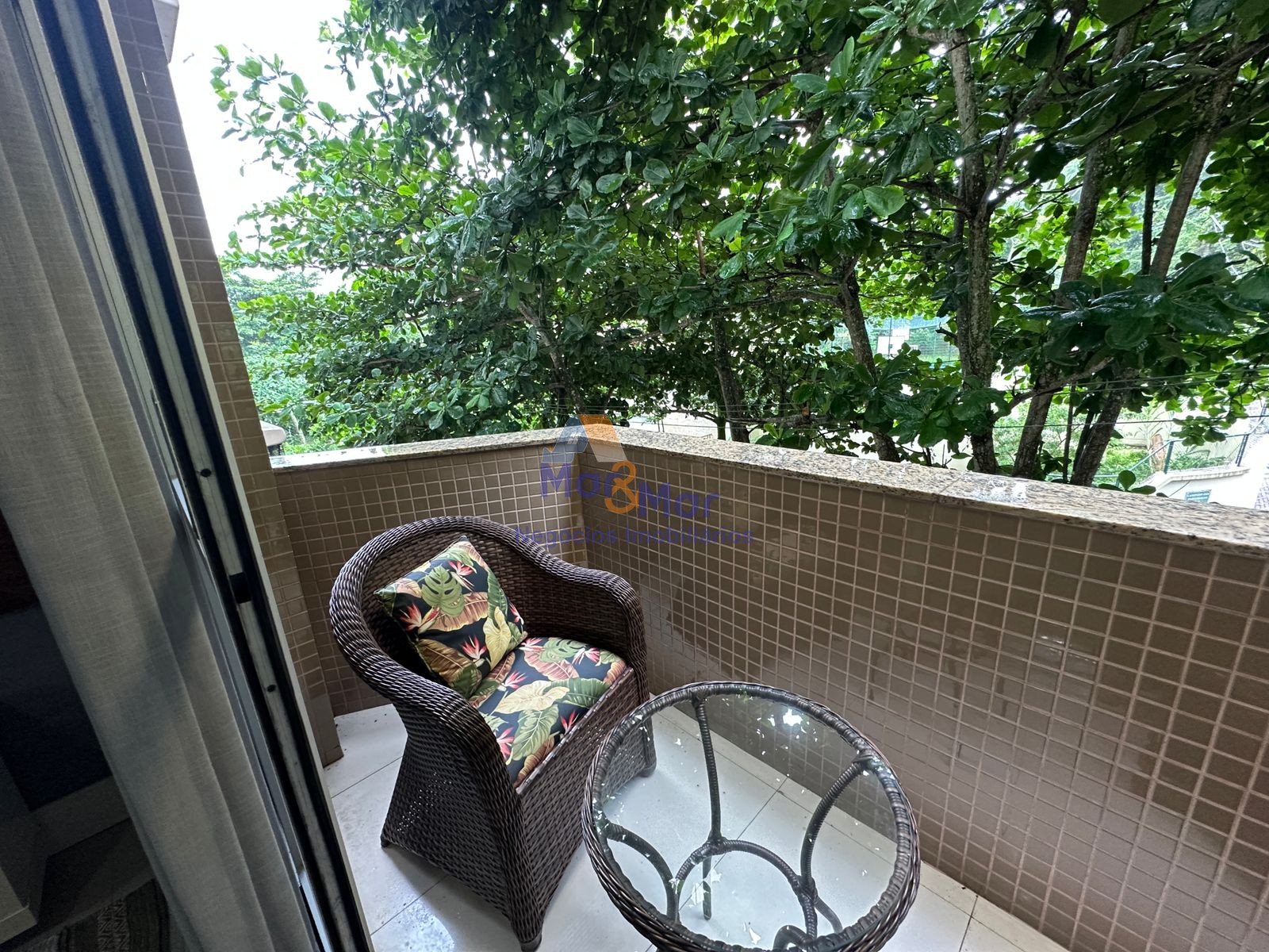 Apartamento na Praia da Enseada, Guarujá - SP