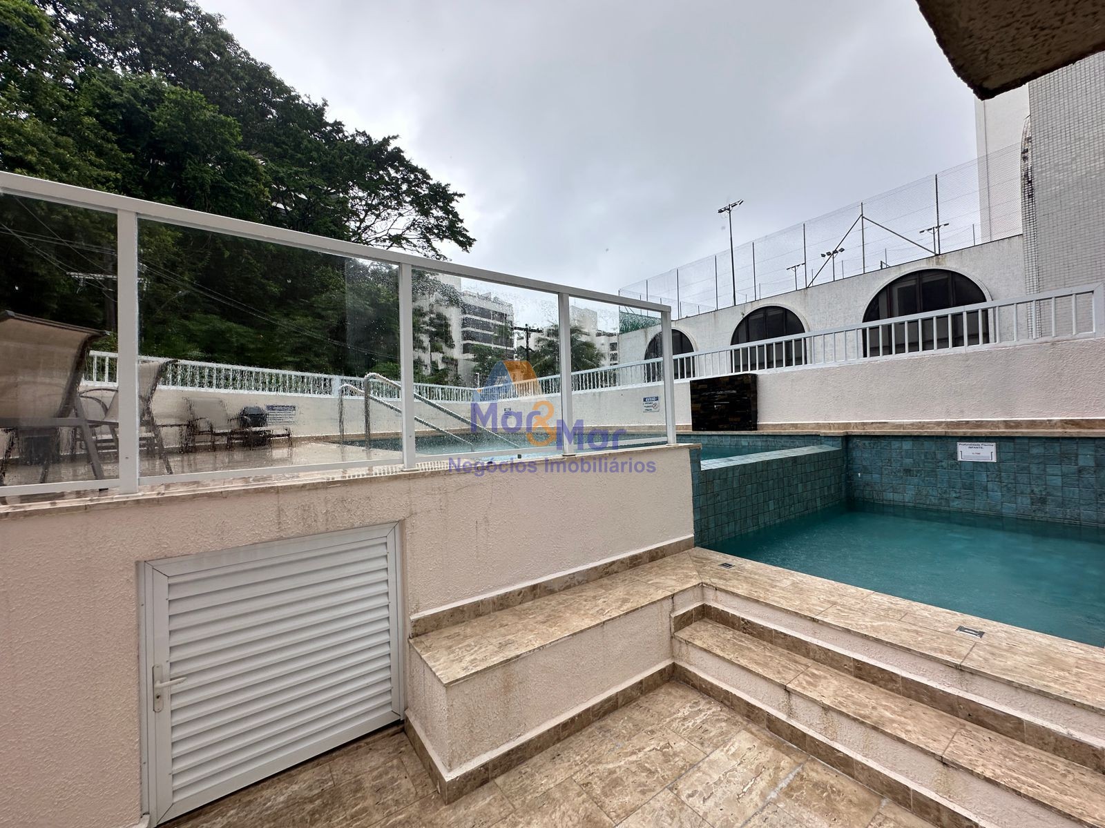 Apartamento na Praia da Enseada, Guarujá - SP