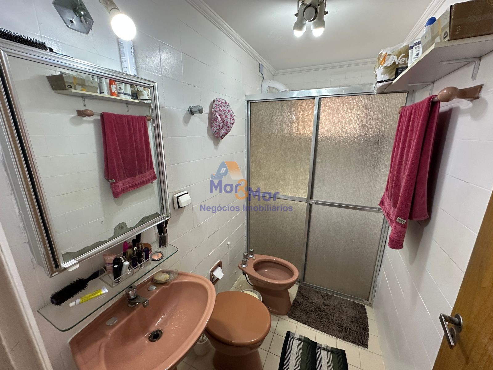 Apartamento na Praia das Pitangueiras, Guarujá - SP