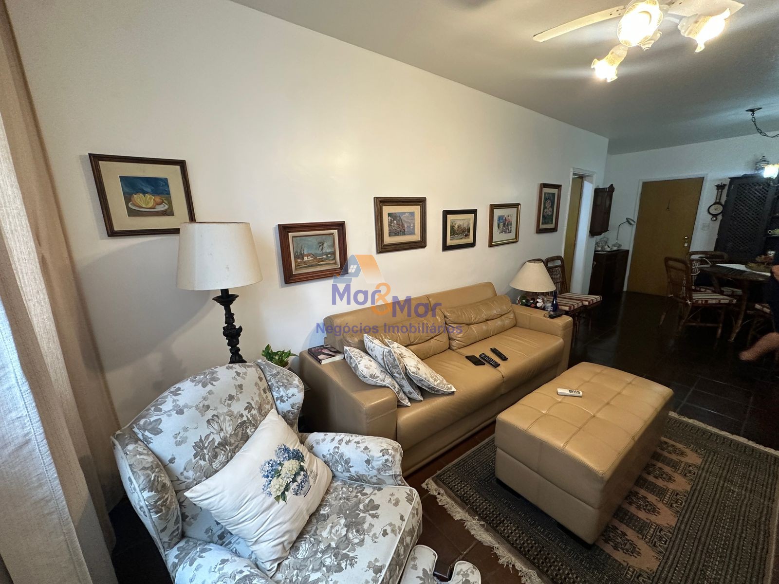 Apartamento na Praia das Pitangueiras, Guarujá - SP