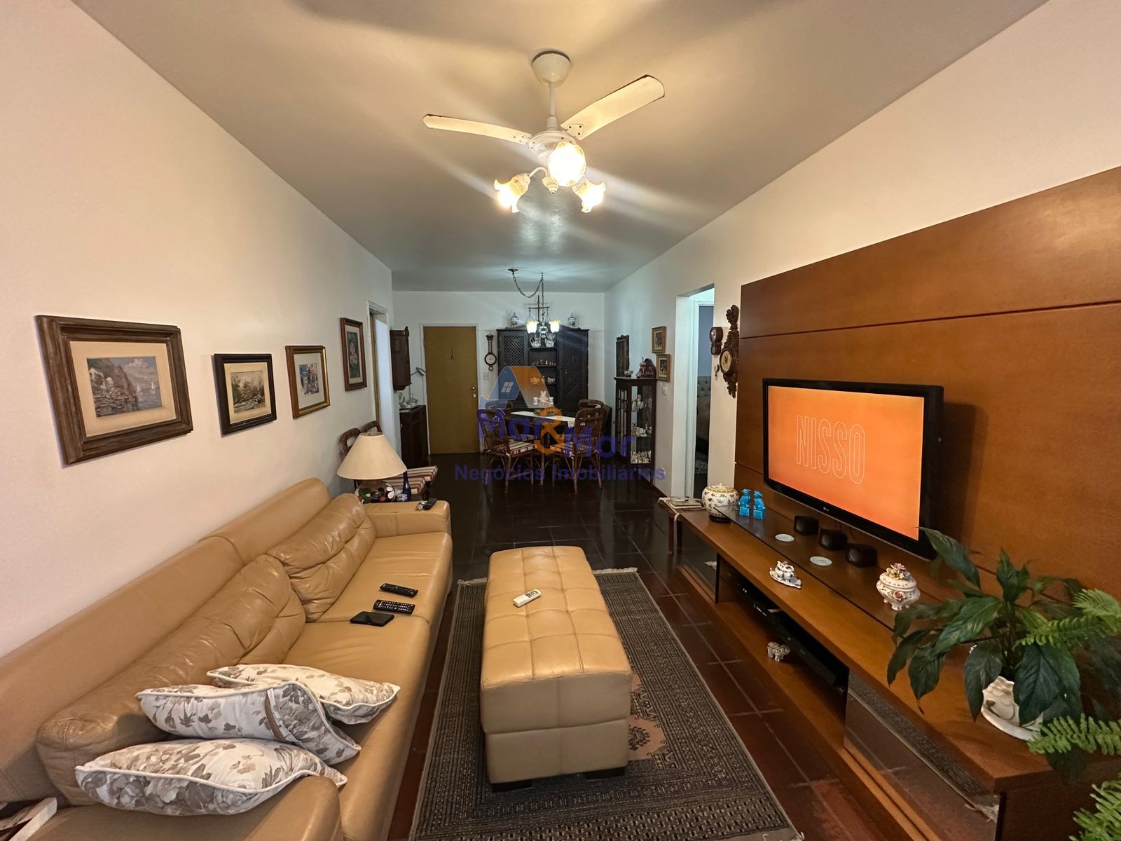 Apartamento na Praia das Pitangueiras, Guarujá - SP